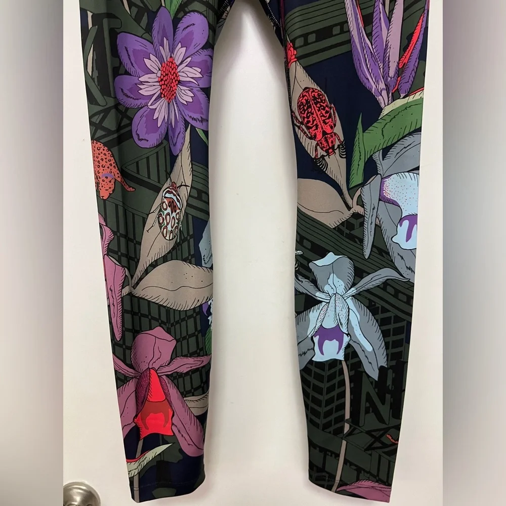 Nike One Icon Clash Dri-Fit multicolor floral print leggings - size M